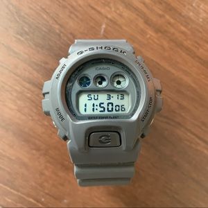 Casio G-Shock DW-6900LU